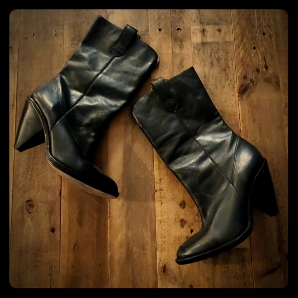 Micheal Kors Calf Boots - Picture 1 of 1